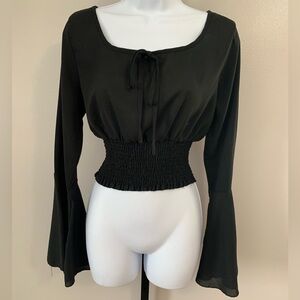 ROMWE Elegant Black Bell Sleeve Crop Top